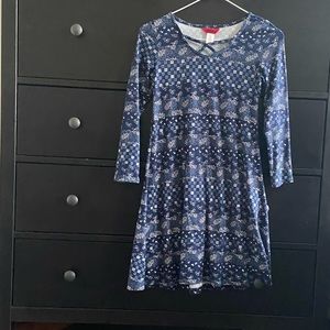 Blue Long Sleeve Dress 💙🤍